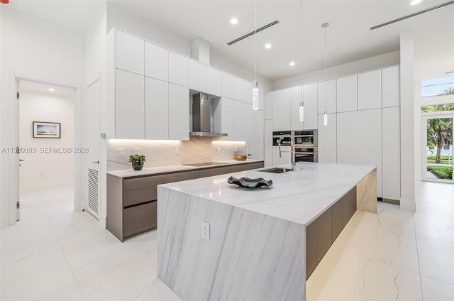 11780 NE 8th Avenue, Biscayne Park, FL 33161