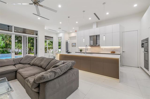 11780 NE 8th Avenue, Biscayne Park, FL 33161