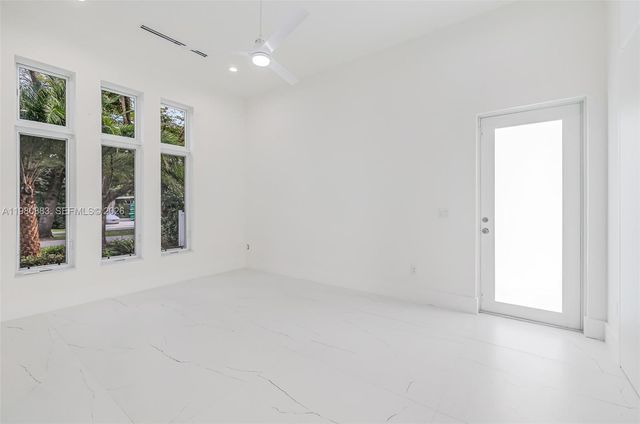 11780 NE 8th Avenue, Biscayne Park, FL 33161