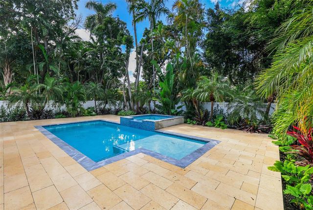 11780 NE 8th Avenue, Biscayne Park, FL 33161