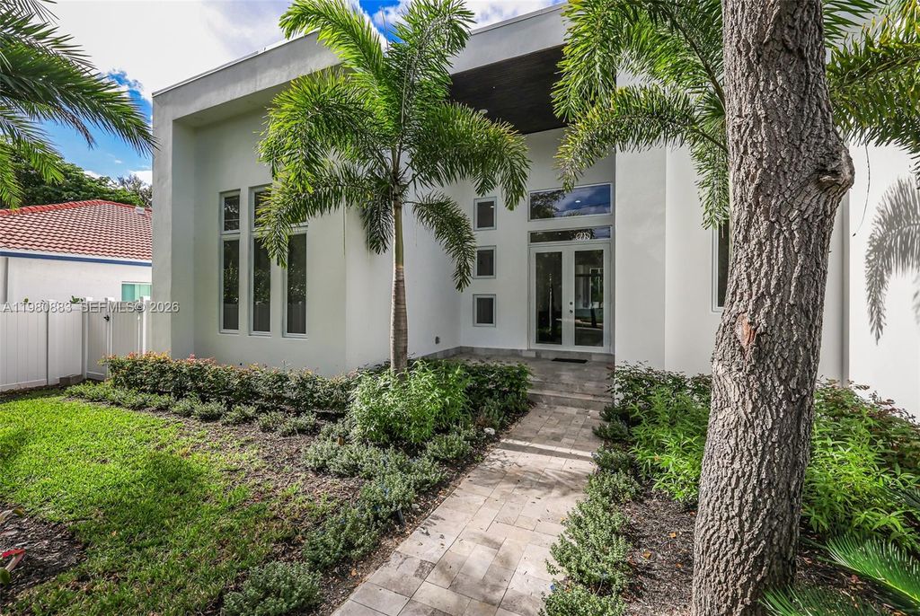 11780 NE 8th Avenue, Biscayne Park, FL 33161