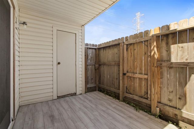 7600 Emmett F Lowry Expressway 315, Texas City, TX 77591