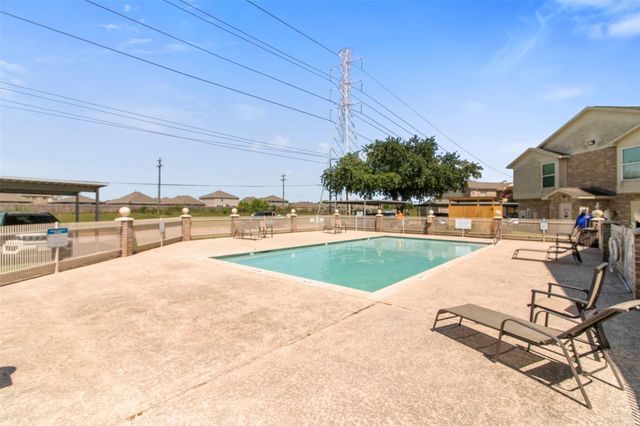 7600 Emmett F Lowry Expressway 315, Texas City, TX 77591