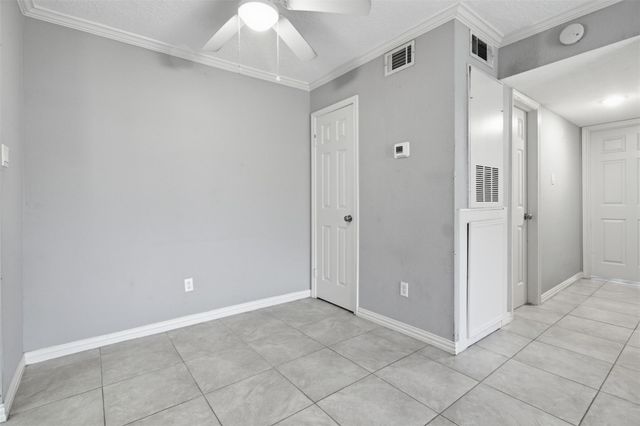 7600 Emmett F Lowry Expressway 315, Texas City, TX 77591