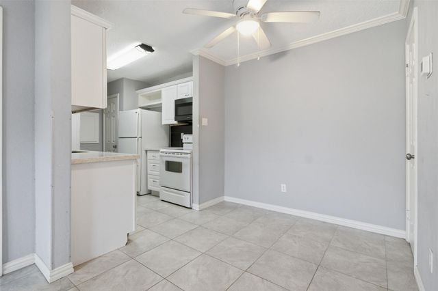 7600 Emmett F Lowry Expressway 315, Texas City, TX 77591
