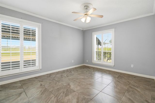7600 Emmett F Lowry Expressway 315, Texas City, TX 77591