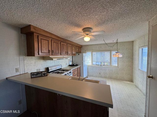 5932 Los Angeles Avenue 8, Simi Valley, CA 93063