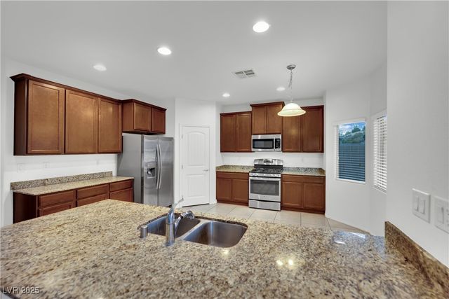 8212 Minots Ledge Avenue, Las Vegas, NV 89147