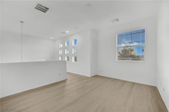 8212 Minots Ledge Avenue, Las Vegas, NV 89147