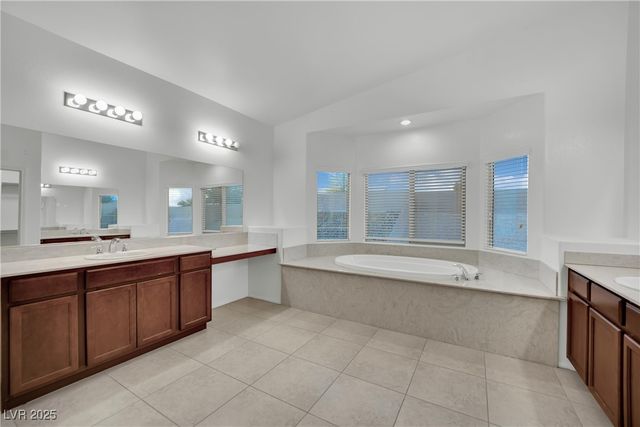 8212 Minots Ledge Avenue, Las Vegas, NV 89147