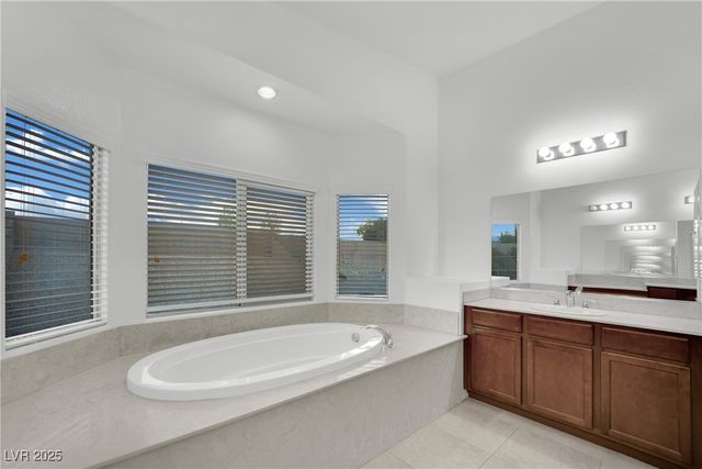 8212 Minots Ledge Avenue, Las Vegas, NV 89147