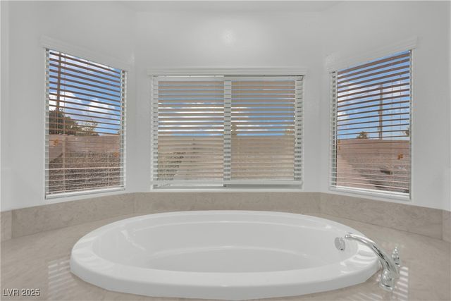 8212 Minots Ledge Avenue, Las Vegas, NV 89147