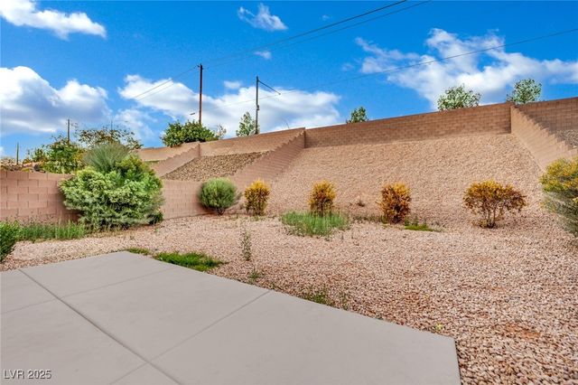 8212 Minots Ledge Avenue, Las Vegas, NV 89147