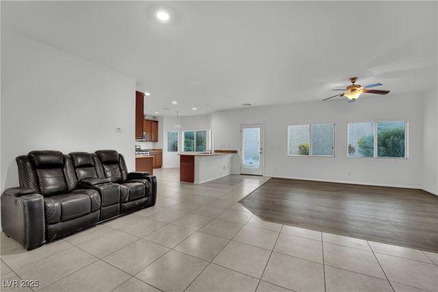 8212 Minots Ledge Avenue, Las Vegas, NV 89147