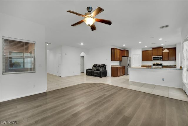 8212 Minots Ledge Avenue, Las Vegas, NV 89147