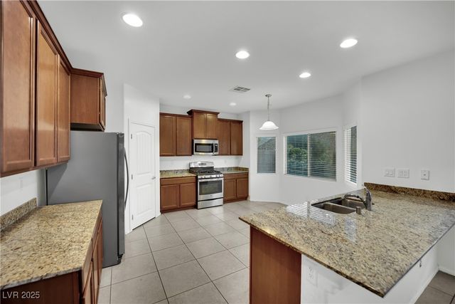 8212 Minots Ledge Avenue, Las Vegas, NV 89147