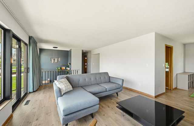 633 Folwell Lane SW, Rochester, MN 55902