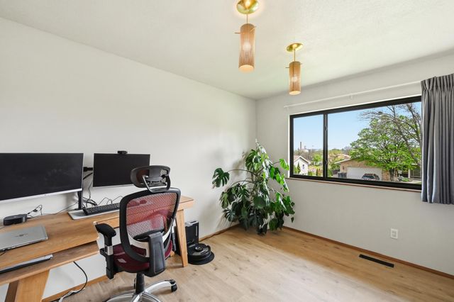 633 Folwell Lane SW, Rochester, MN 55902