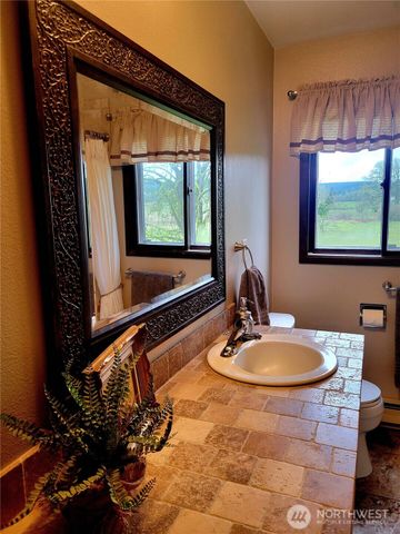 570 Drews Prairie Road, Winlock, WA 98596