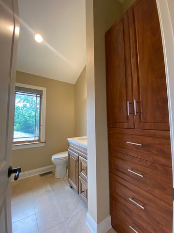 1052 Margret Street, Des Plaines, IL 60016