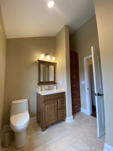 1052 Margret Street, Des Plaines, IL 60016