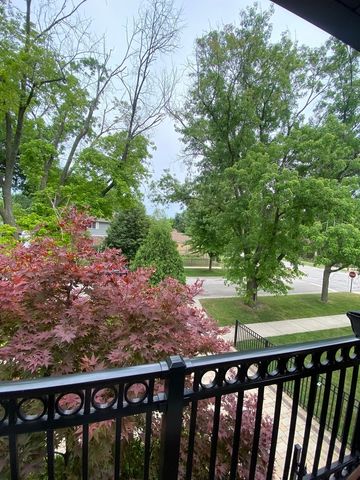 1052 Margret Street, Des Plaines, IL 60016