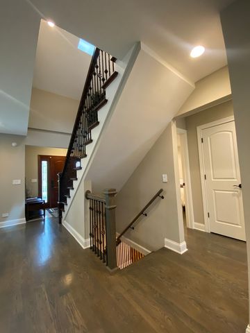 1052 Margret Street, Des Plaines, IL 60016