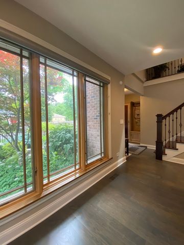 1052 Margret Street, Des Plaines, IL 60016