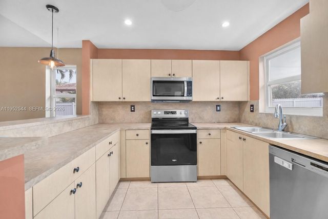 13220 SW 205th Ln, Miami, FL 33177