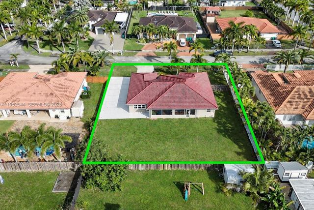 13220 SW 205th Ln, Miami, FL 33177