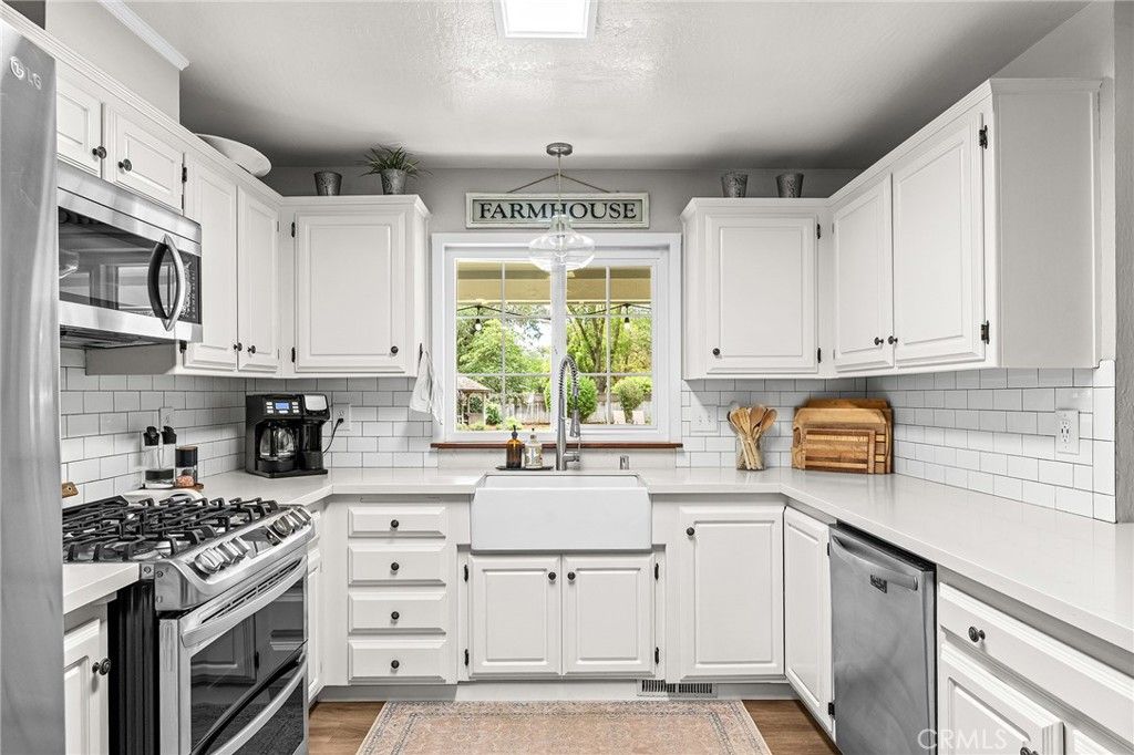 Image 12 of property listing at 9761 Lott Road, Durham, CA 95938