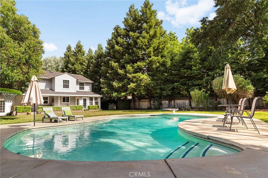 Image 4 of property listing at 9761 Lott Road, Durham, CA 95938