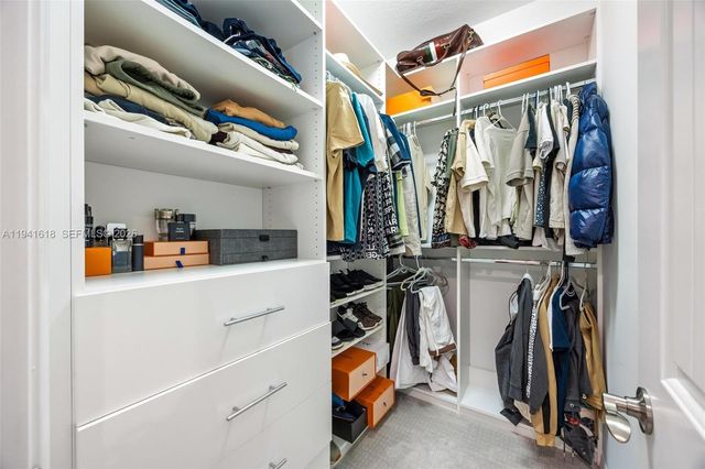 4510 W Pinehurst Trl W, Oakland Park, FL 33309