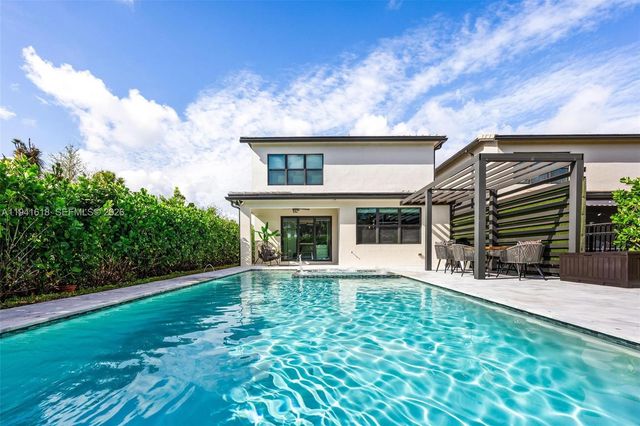 4510 W Pinehurst Trl W, Oakland Park, FL 33309