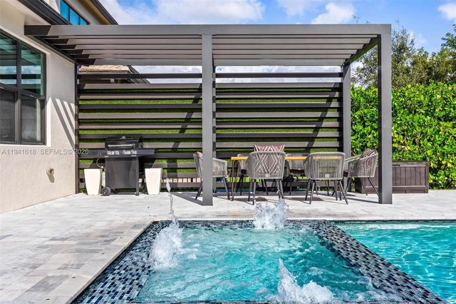 4510 W Pinehurst Trl W, Oakland Park, FL 33309