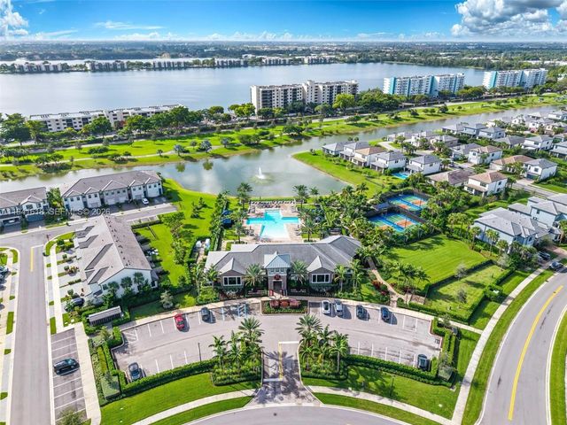 4510 W Pinehurst Trl W, Oakland Park, FL 33309