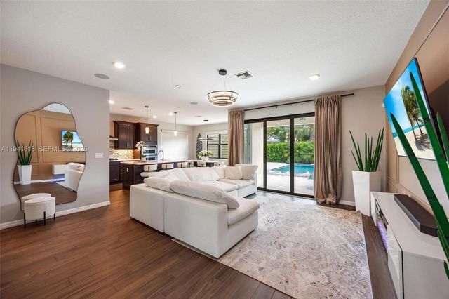 4510 W Pinehurst Trl W, Oakland Park, FL 33309