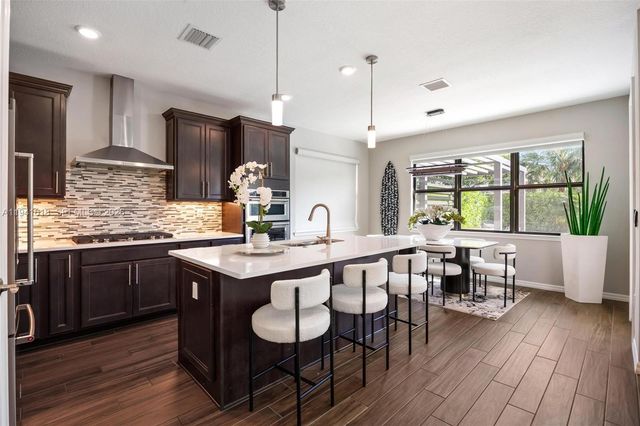 4510 W Pinehurst Trl W, Oakland Park, FL 33309