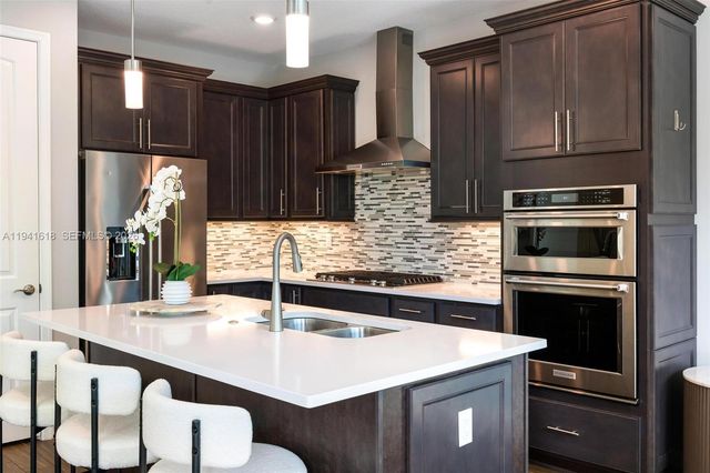 4510 W Pinehurst Trl W, Oakland Park, FL 33309