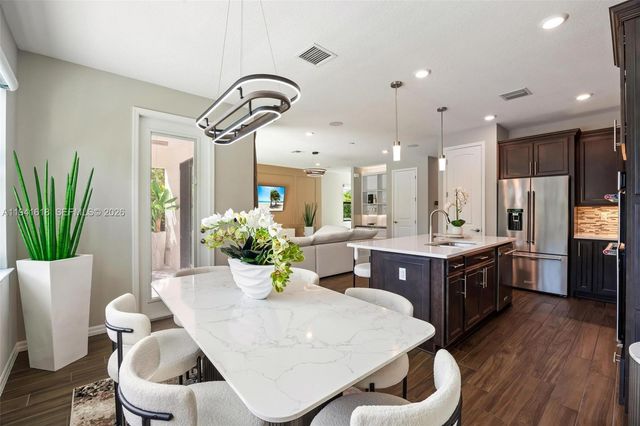 4510 W Pinehurst Trl W, Oakland Park, FL 33309