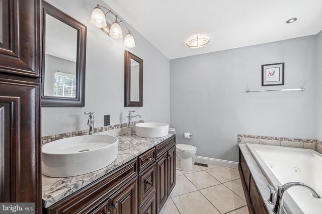 4179 MILADIES LN, Doylestown, PA 18902