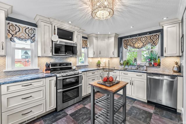 4428 Indiana Avenue, Fort Wayne, IN 46807