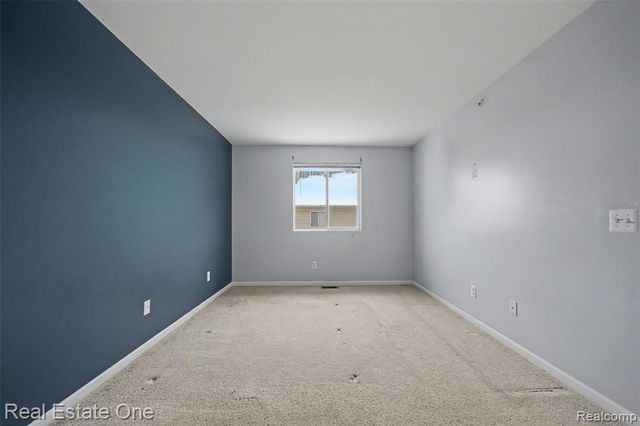 666 Lydia Lane, Pontiac, MI 48341