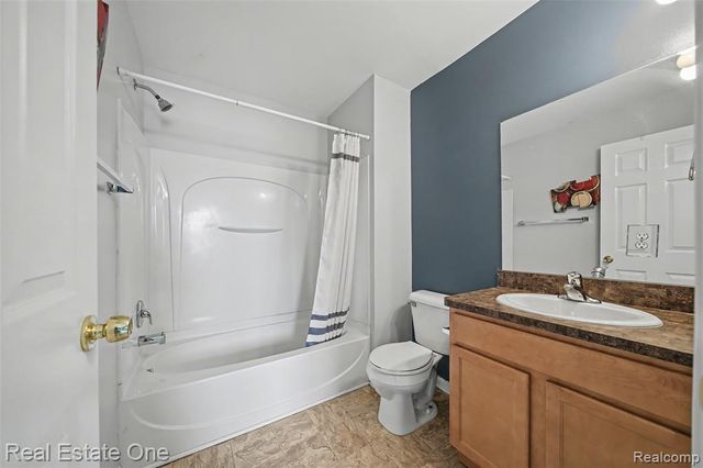 666 Lydia Lane, Pontiac, MI 48341