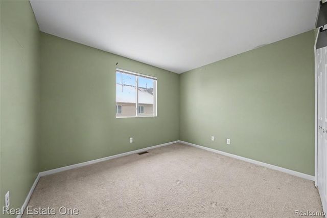 666 Lydia Lane, Pontiac, MI 48341