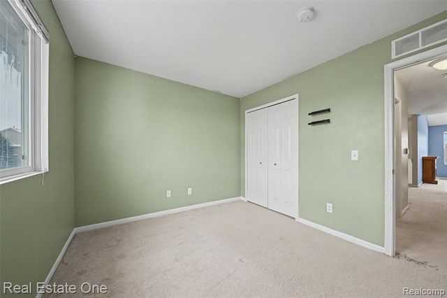 666 Lydia Lane, Pontiac, MI 48341