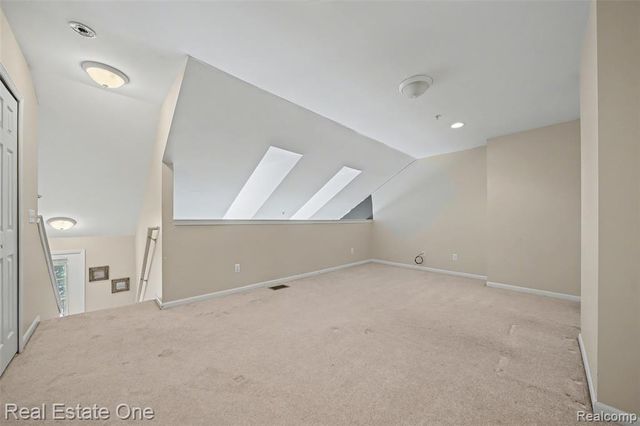 666 Lydia Lane, Pontiac, MI 48341