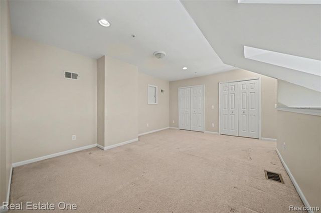 666 Lydia Lane, Pontiac, MI 48341