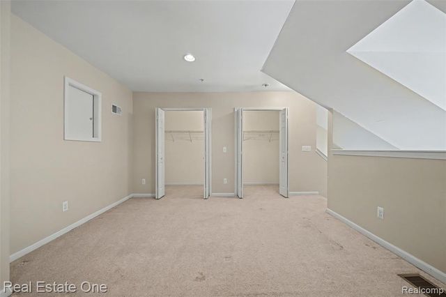 666 Lydia Lane, Pontiac, MI 48341