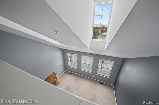 666 Lydia Lane, Pontiac, MI 48341